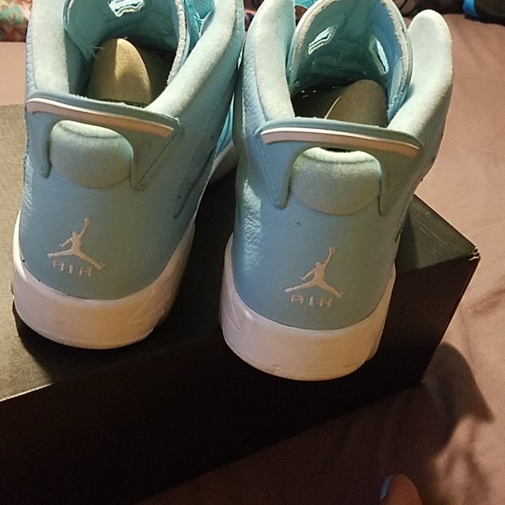 Shoes - Picture 3 of 7